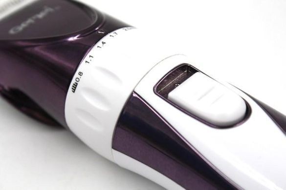 Професійна машинка для стрижки GEMEI GM6062 ∙ 2 акумулятори, 4 насадки в комплекті